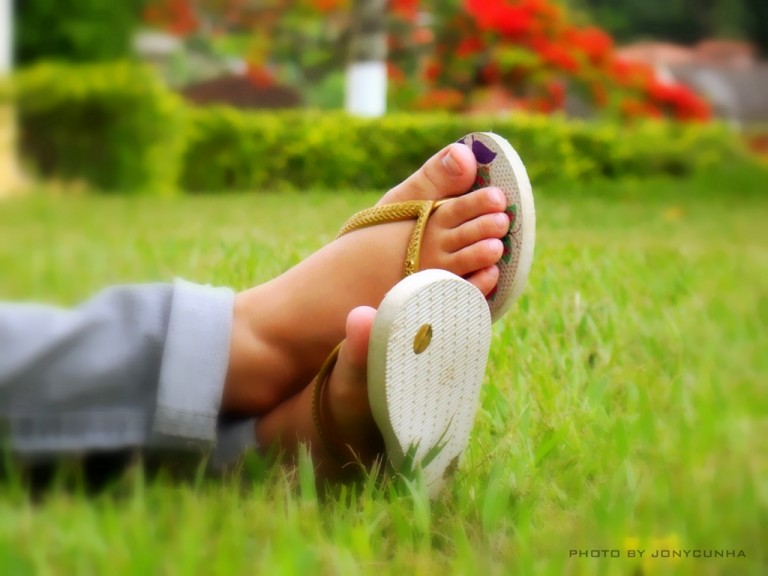 Great Ideas for Green Ways to Entertain Yourself an Unwind Without Leaving the House