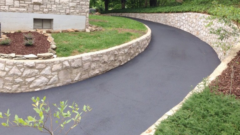 Tips on Preparing A Driveway For Paving