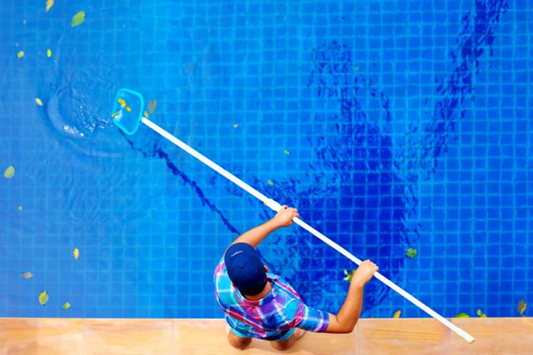 Considerations to Make When Hiring a Pool Cleaning Service